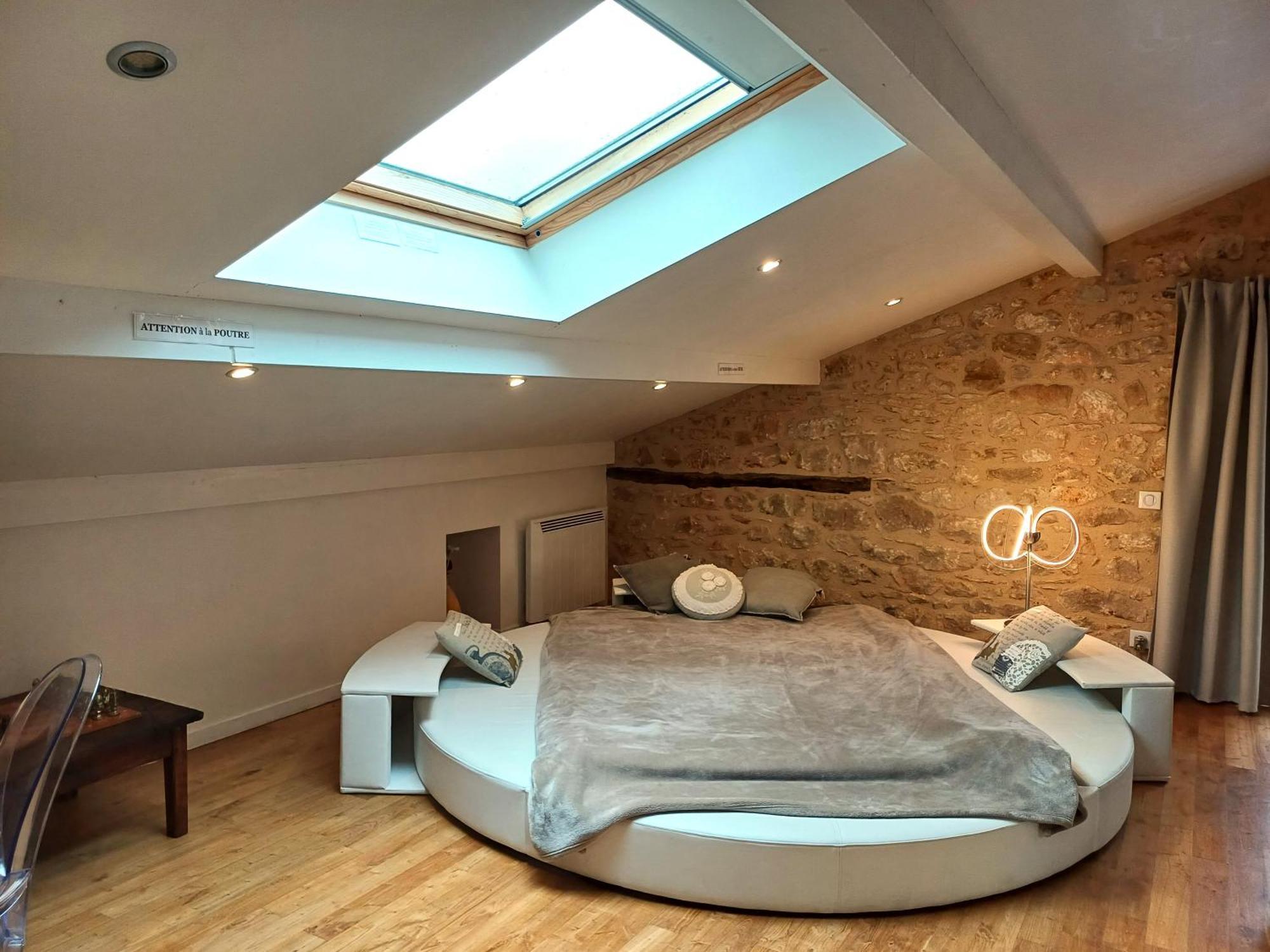 Au Pied Du Chateau - 5 A 11 Personnes - Baignade-Canoe-Piste Cyclable A 100 M 캬스텔노라샤펠 외부 사진