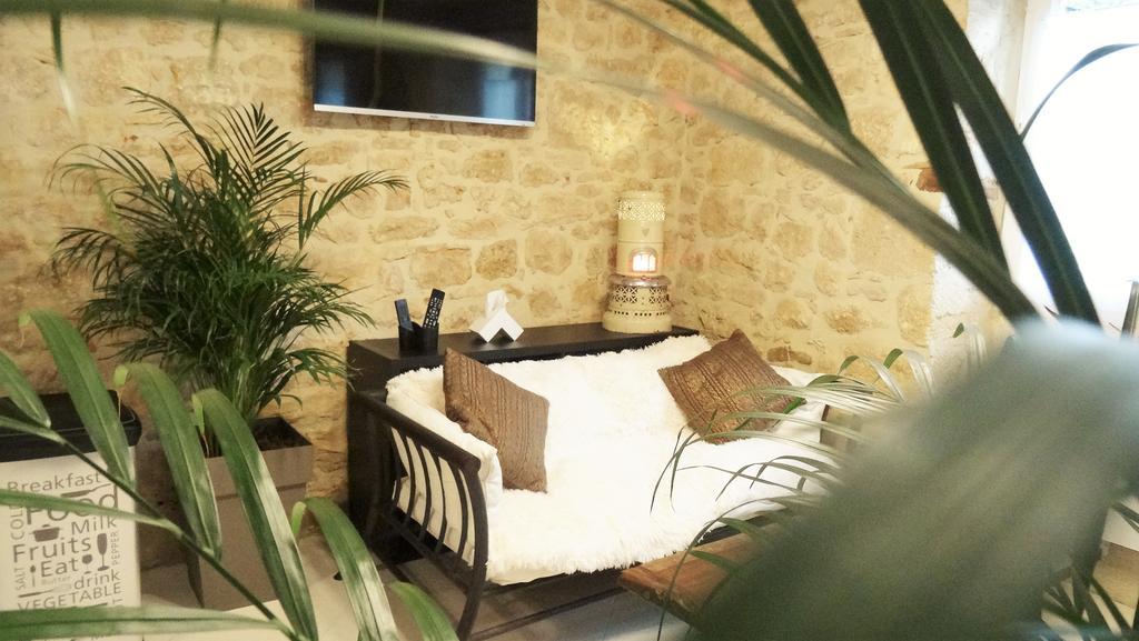 Au Pied Du Chateau - 5 A 11 Personnes - Baignade-Canoe-Piste Cyclable A 100 M 캬스텔노라샤펠 외부 사진