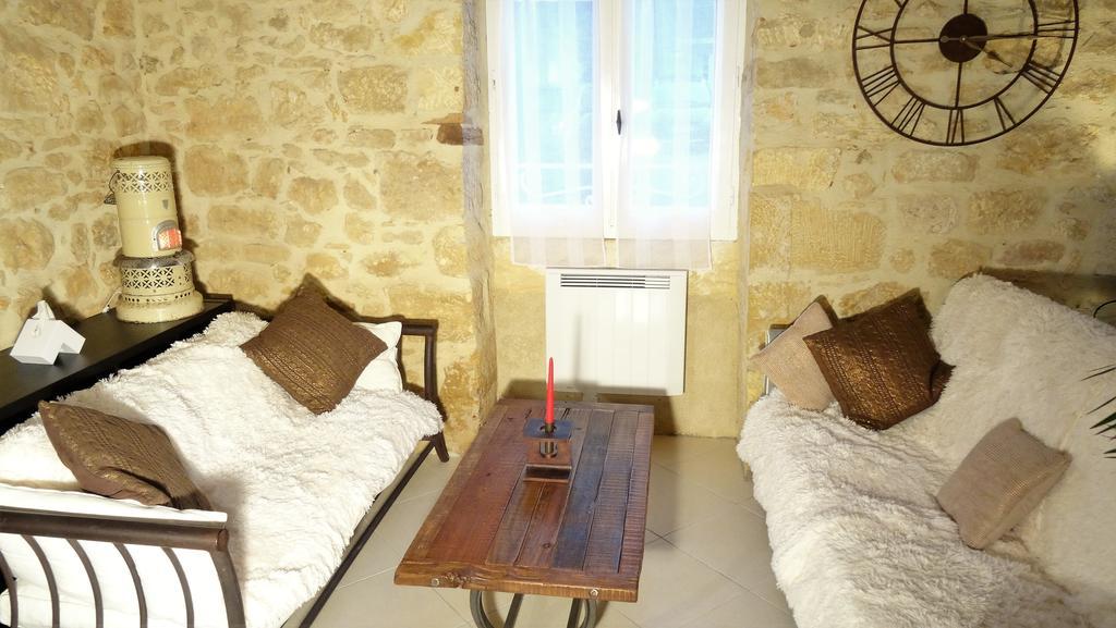 Au Pied Du Chateau - 5 A 11 Personnes - Baignade-Canoe-Piste Cyclable A 100 M 캬스텔노라샤펠 외부 사진