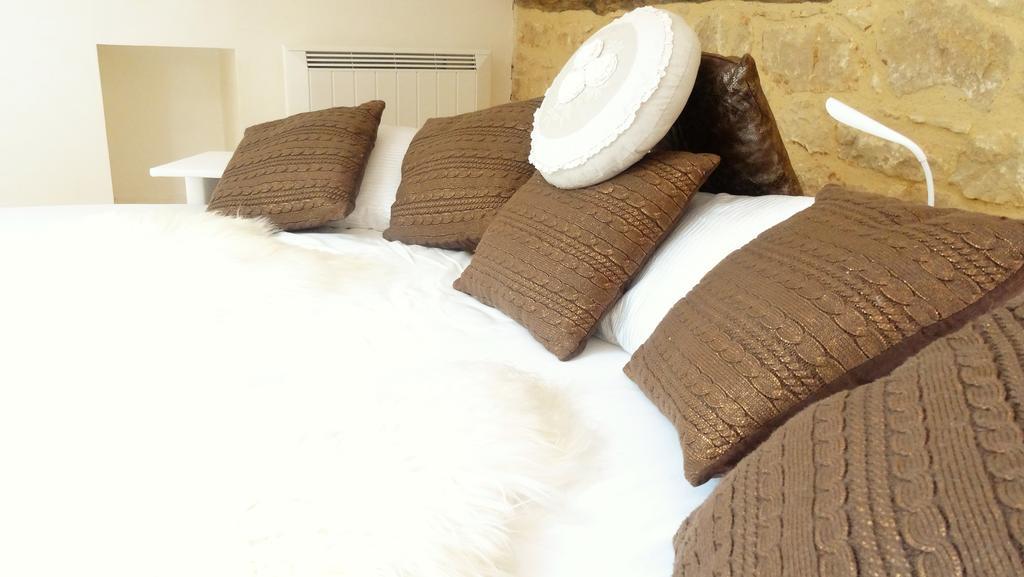 Au Pied Du Chateau - 5 A 11 Personnes - Baignade-Canoe-Piste Cyclable A 100 M 캬스텔노라샤펠 외부 사진