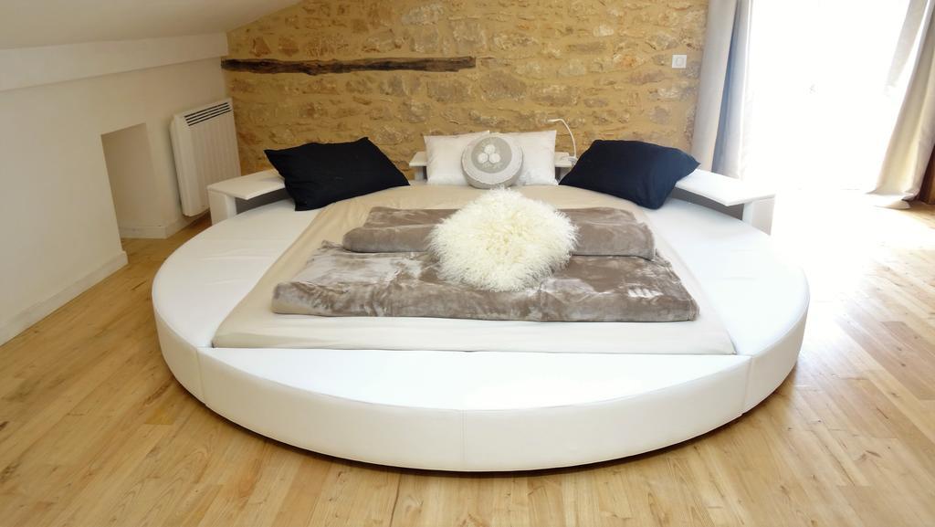 Au Pied Du Chateau - 5 A 11 Personnes - Baignade-Canoe-Piste Cyclable A 100 M 캬스텔노라샤펠 외부 사진