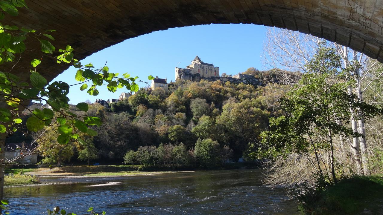 Au Pied Du Chateau - 5 A 11 Personnes - Baignade-Canoe-Piste Cyclable A 100 M 캬스텔노라샤펠 외부 사진